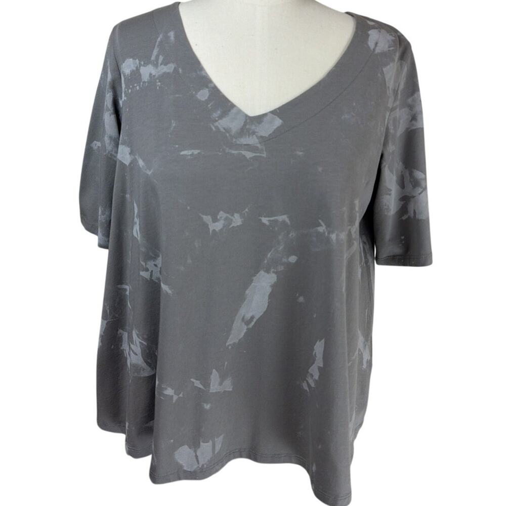 NWT Luukaa Earth Stone Gray Distressed Pattern Short Sleeve Top Size S